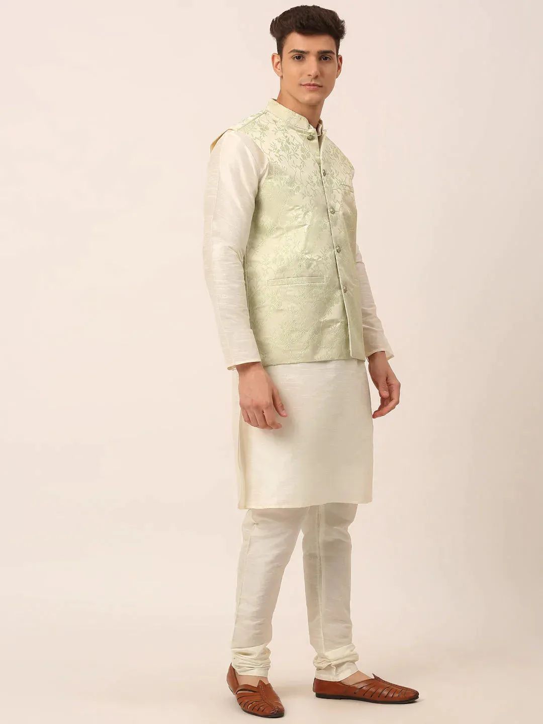 Men'S Solid Kurta Pyjama With Pista Green Floral Embroidered Nehru Jacket