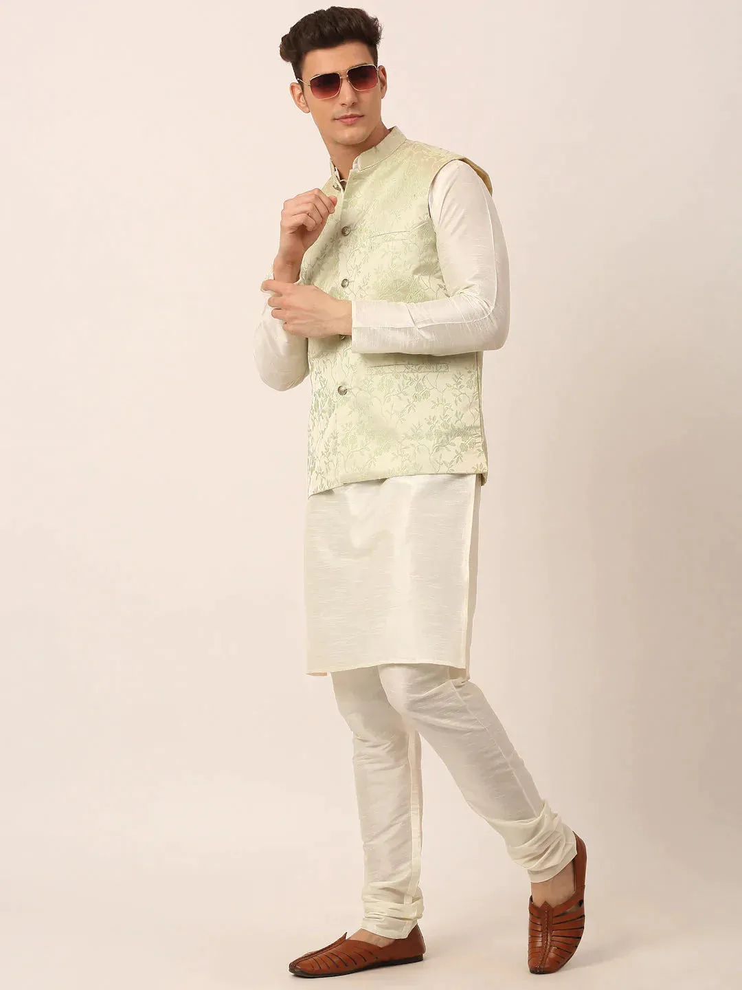 Men'S Solid Kurta Pyjama With Pista Green Floral Embroidered Nehru Jacket