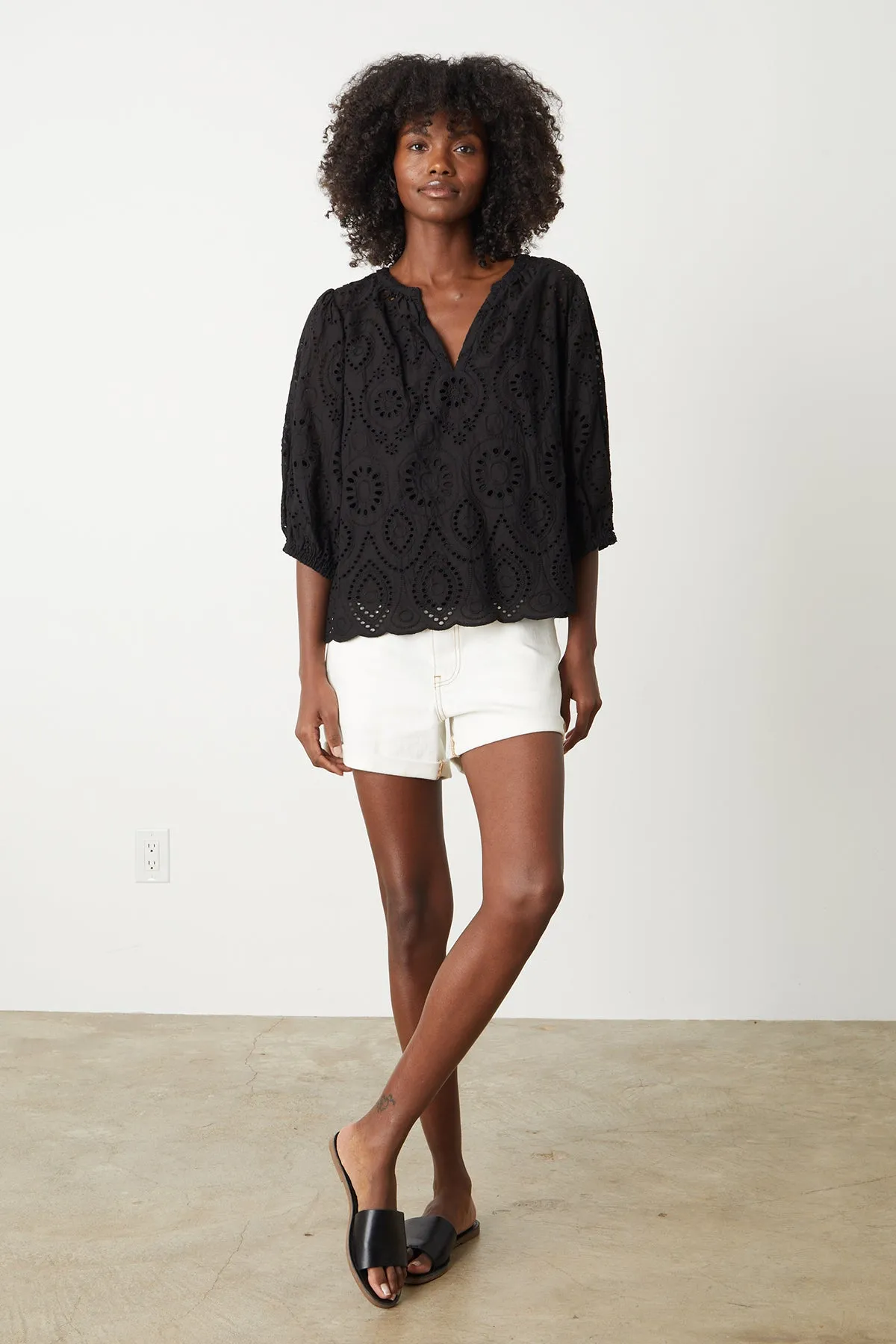 QUINN EYELET V-NECK TOP