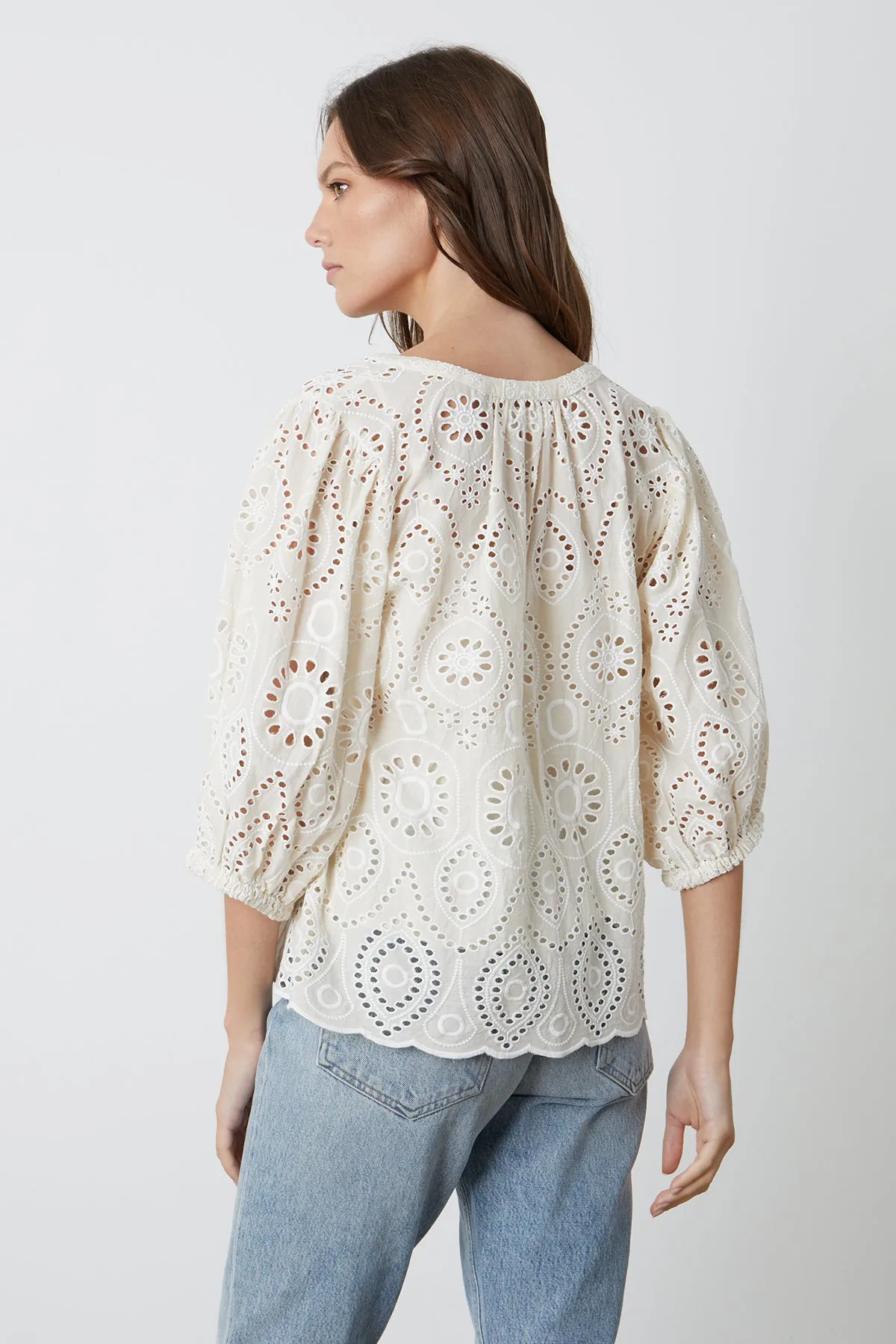 QUINN EYELET V-NECK TOP