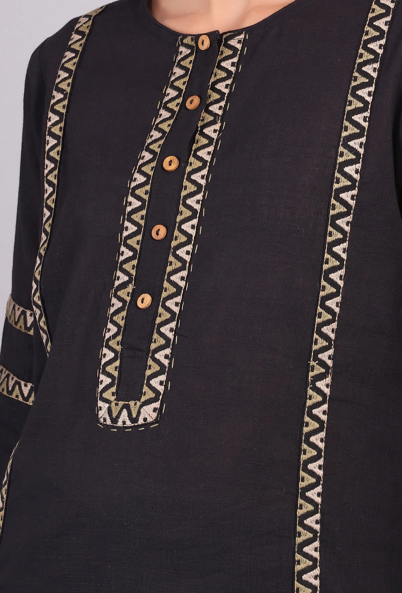 Set of 2: Black Kantha Embroidered Kurta with Solid Black Narrow Pants